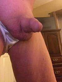 I love looking at the dicks here. Hope you like mine.