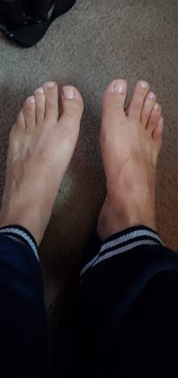 First time feet pic, comments if you like my feet or should I delete the pi...