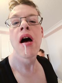 I love a good mouthful of cum. Yes i did swallow it.