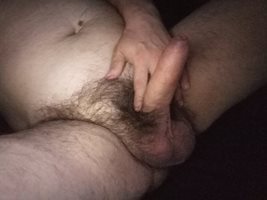 Any of you sexy men like to suck my cock? X