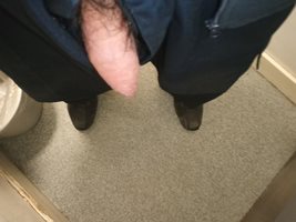 Any of you sexy men like to suck my cock? X