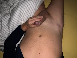 Lets wank together, i want to see you cum over me.