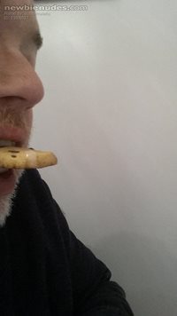 Frost my cookie or just cum in my mouth. Please?!?!?!