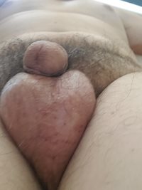 Who likes to suck on balls?