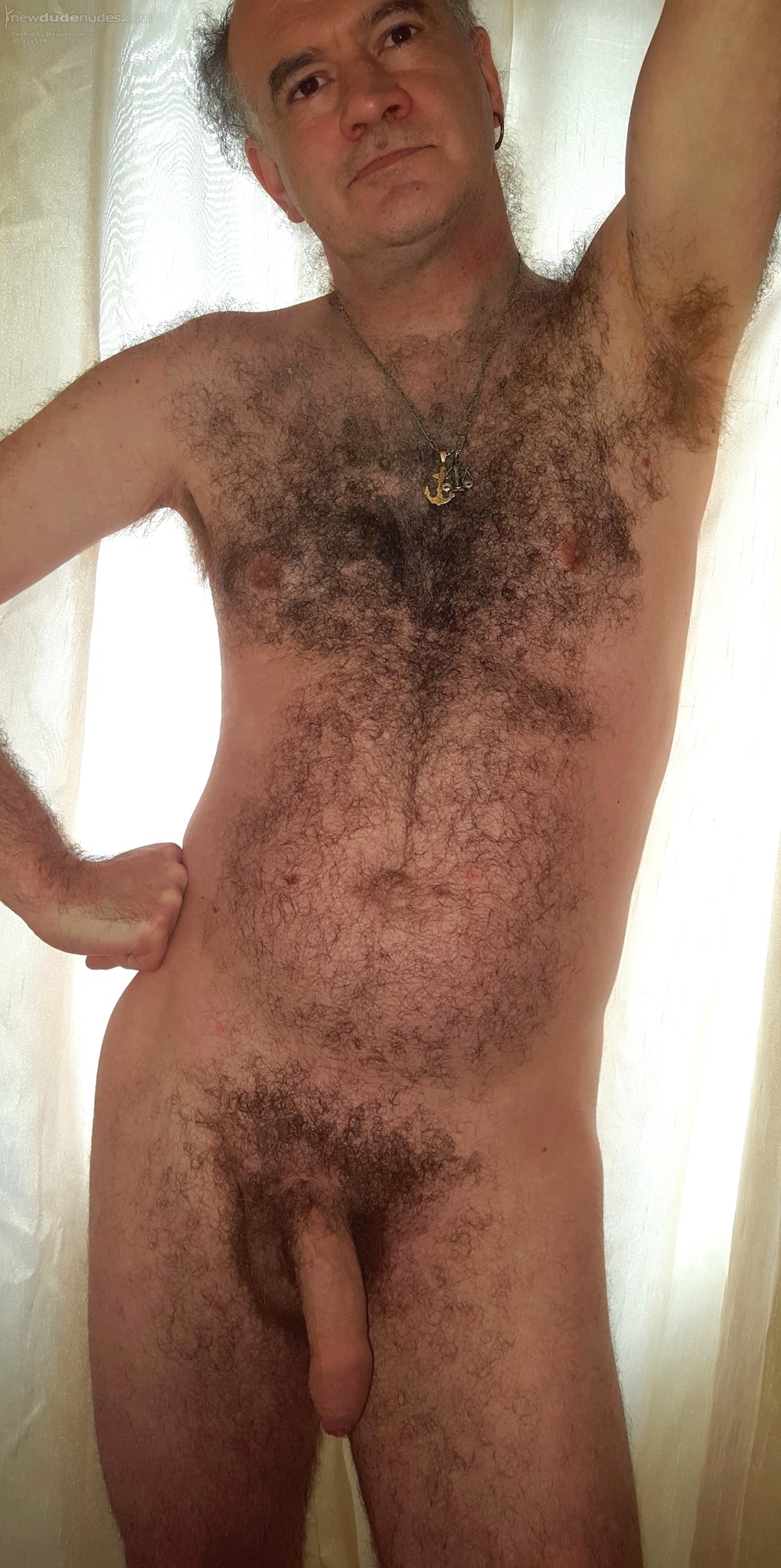 Message me if you'd like to see me naked for real 😂😉😂😉😂