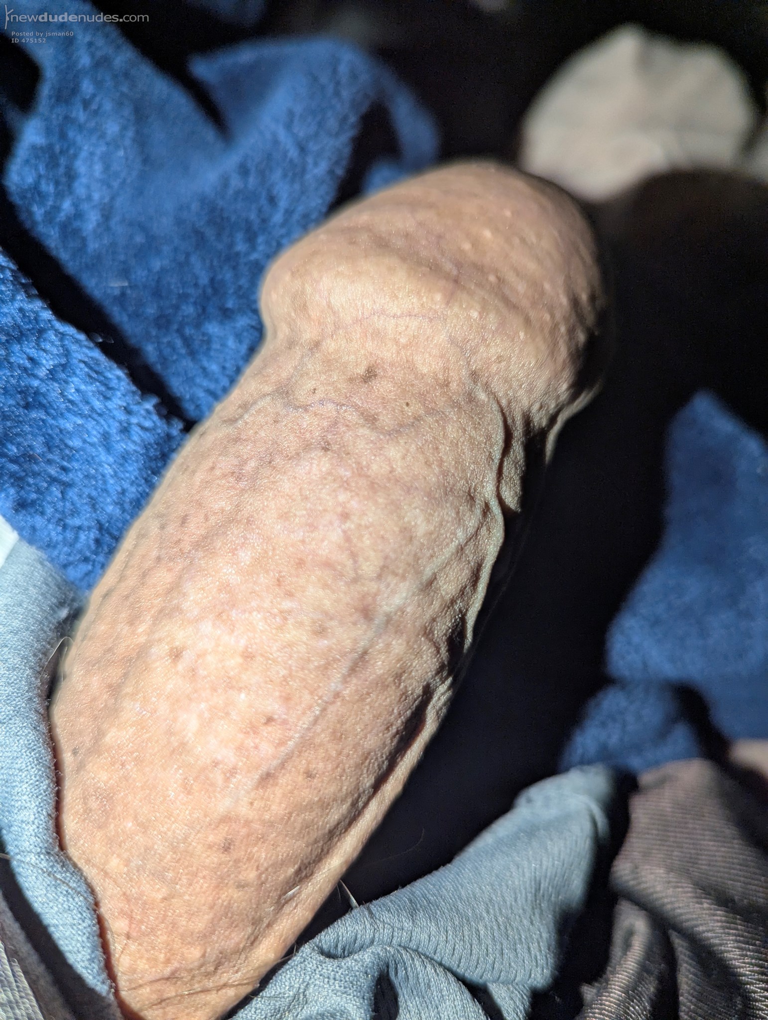 Lonely uncut cock 😔