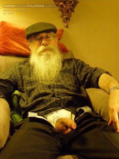 The Hairy Recliner is finished for the noo.