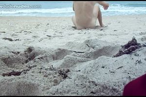 who likes seeing  a sandy ass?